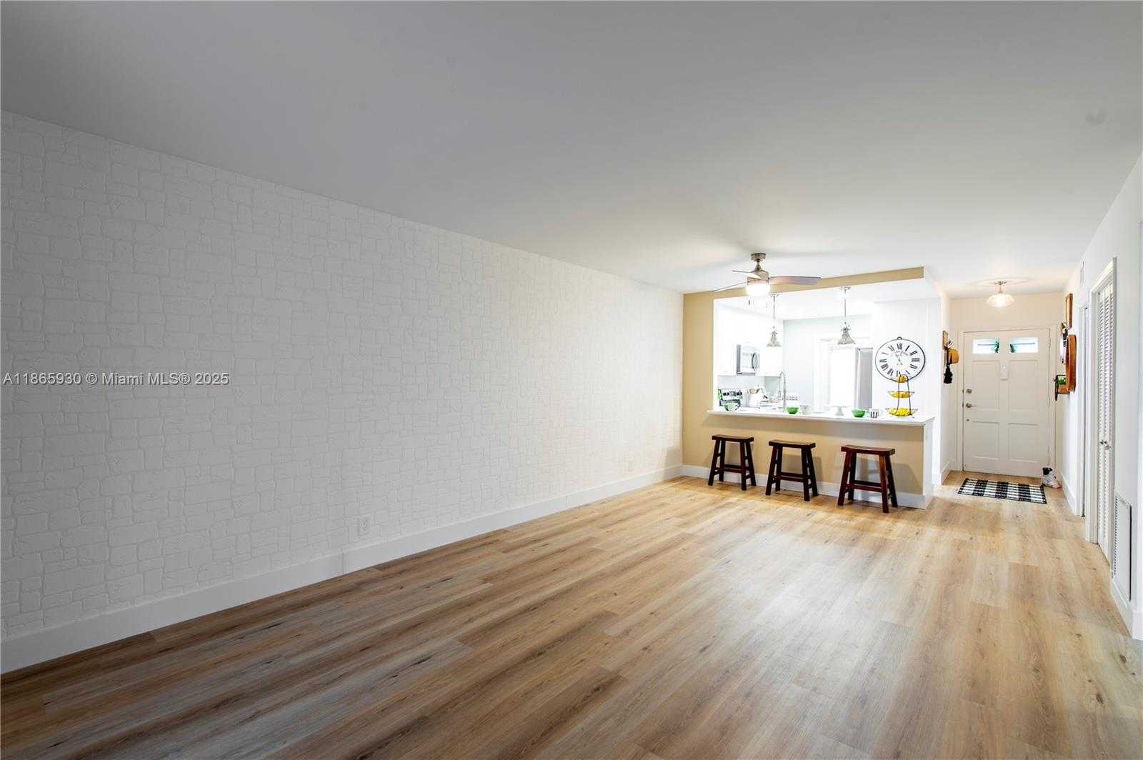 Small Image of 1100 PINE DR #105, Pompano Beach Number 5