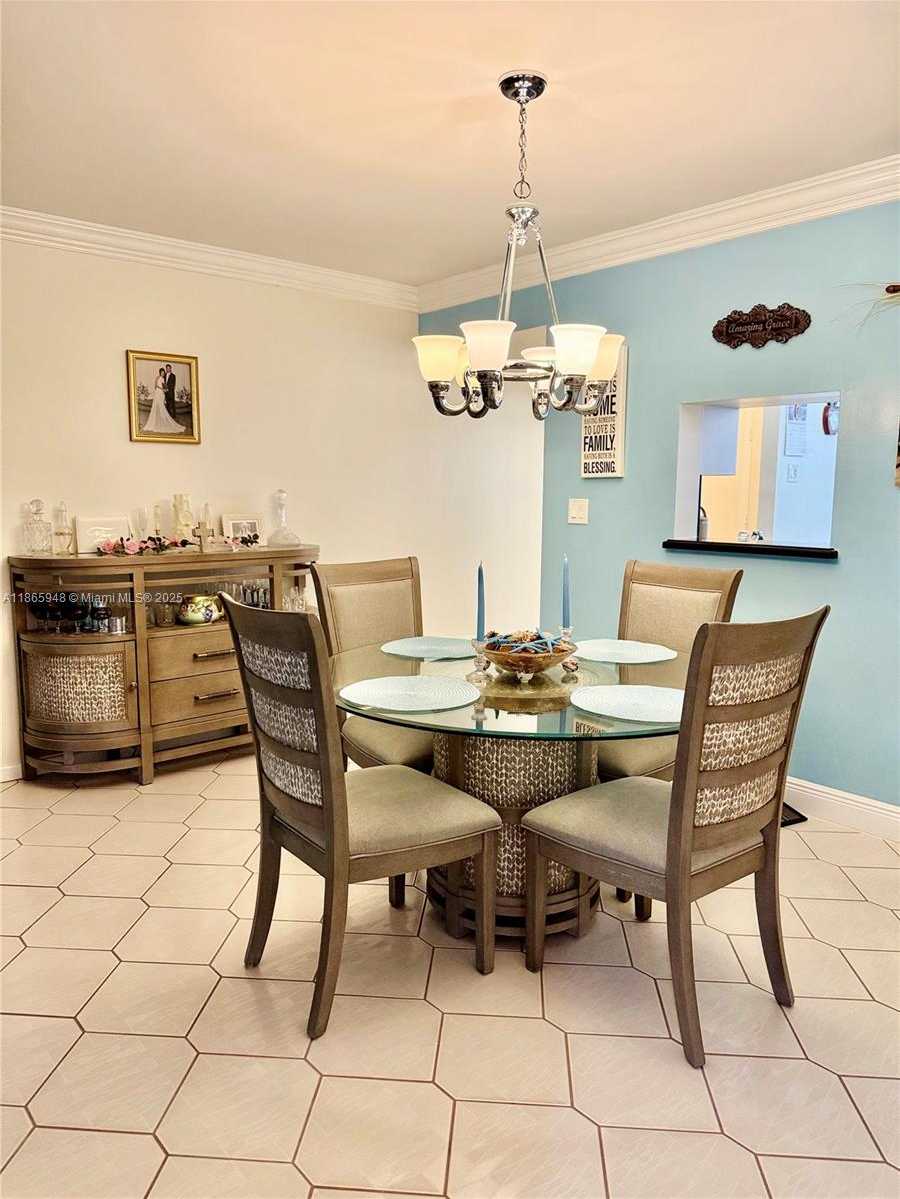 Small Image of 2405 ANTIGUA CIR #M4, Coconut Creek Number 11