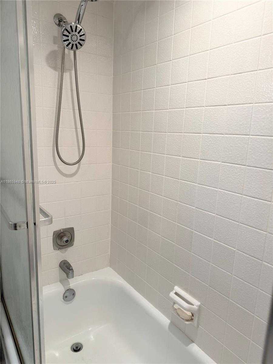 Small Image of 2405 ANTIGUA CIR #M4, Coconut Creek Number 19