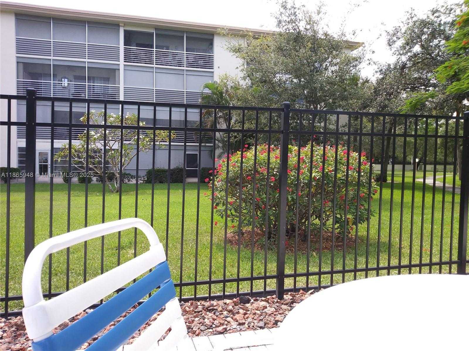 Small Image of 2405 ANTIGUA CIR #M4, Coconut Creek Number 33