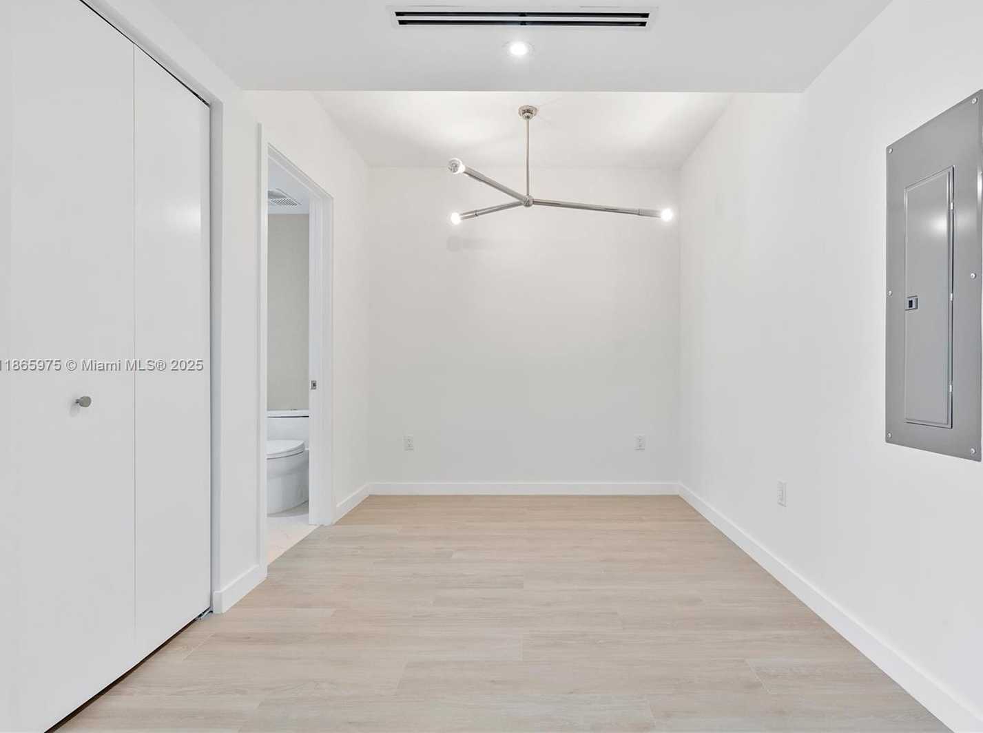 Small Image of 9901 WEST BAY HARBOR DR #402, Bay Harbor Islands Number 15