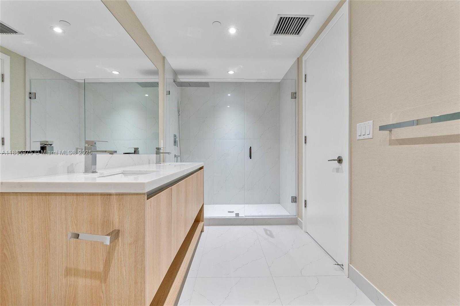 Small Image of 9901 WEST BAY HARBOR DR #402, Bay Harbor Islands Number 21