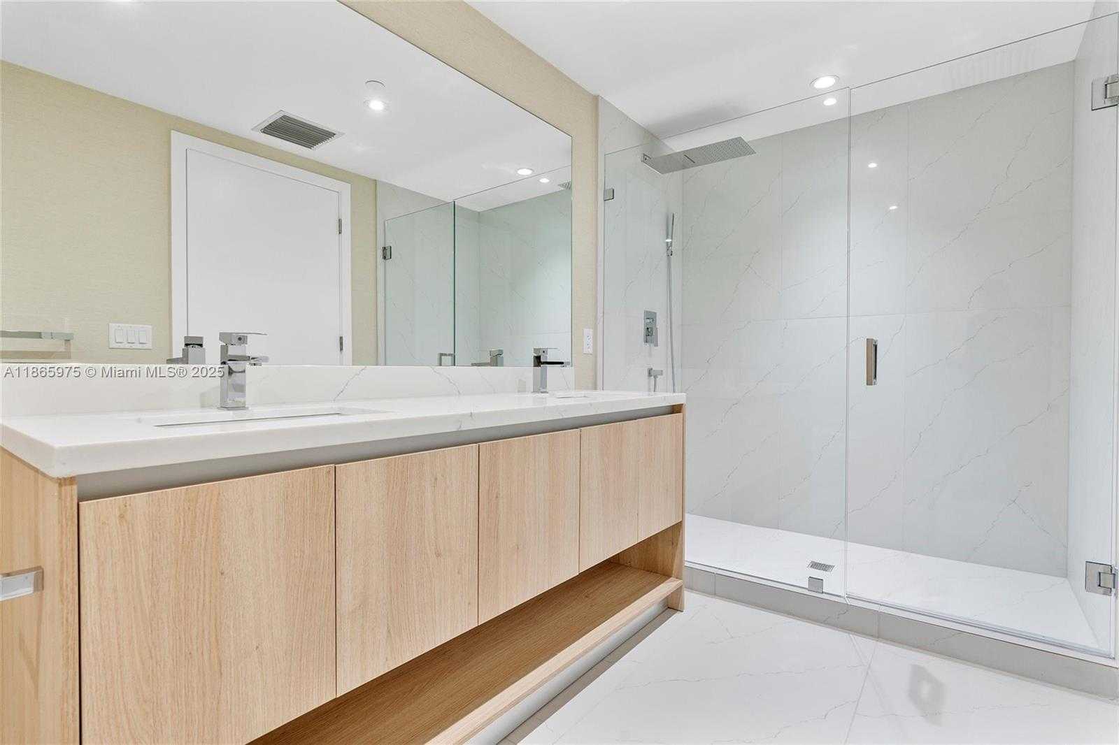 Small Image of 9901 WEST BAY HARBOR DR #402, Bay Harbor Islands Number 22