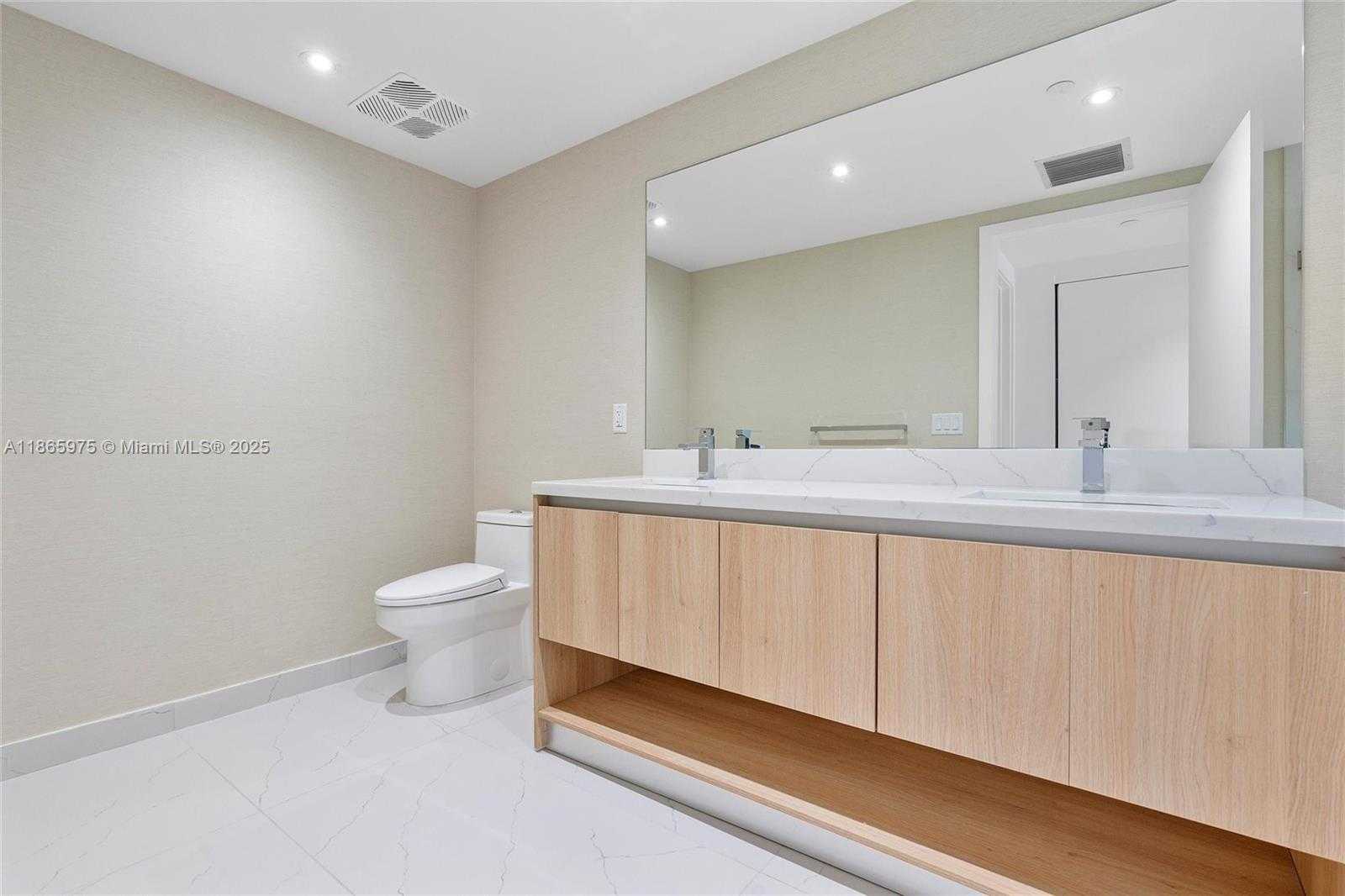 Small Image of 9901 WEST BAY HARBOR DR #402, Bay Harbor Islands Number 23