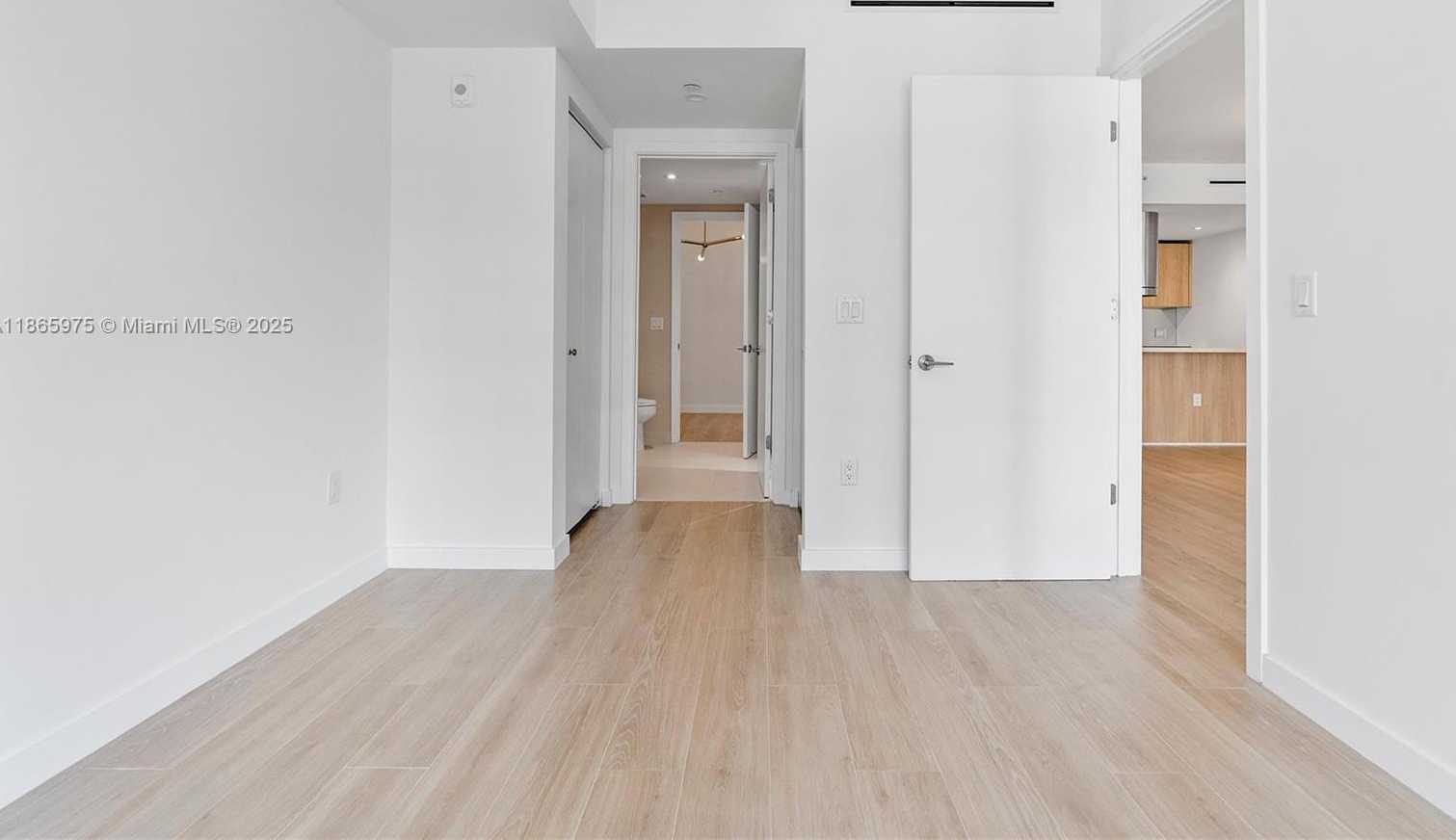 Small Image of 9901 WEST BAY HARBOR DR #402, Bay Harbor Islands Number 30