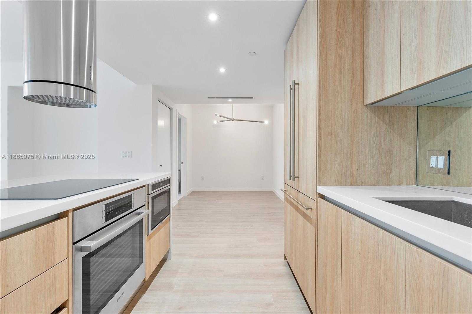 Small Image of 9901 WEST BAY HARBOR DR #402, Bay Harbor Islands Number 4