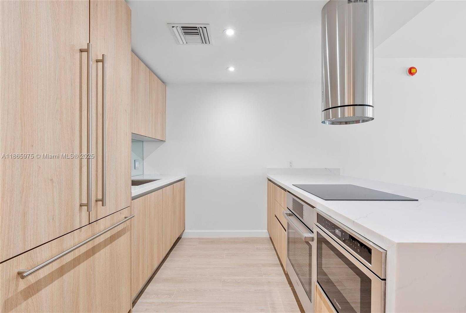 Small Image of 9901 WEST BAY HARBOR DR #402, Bay Harbor Islands Number 7