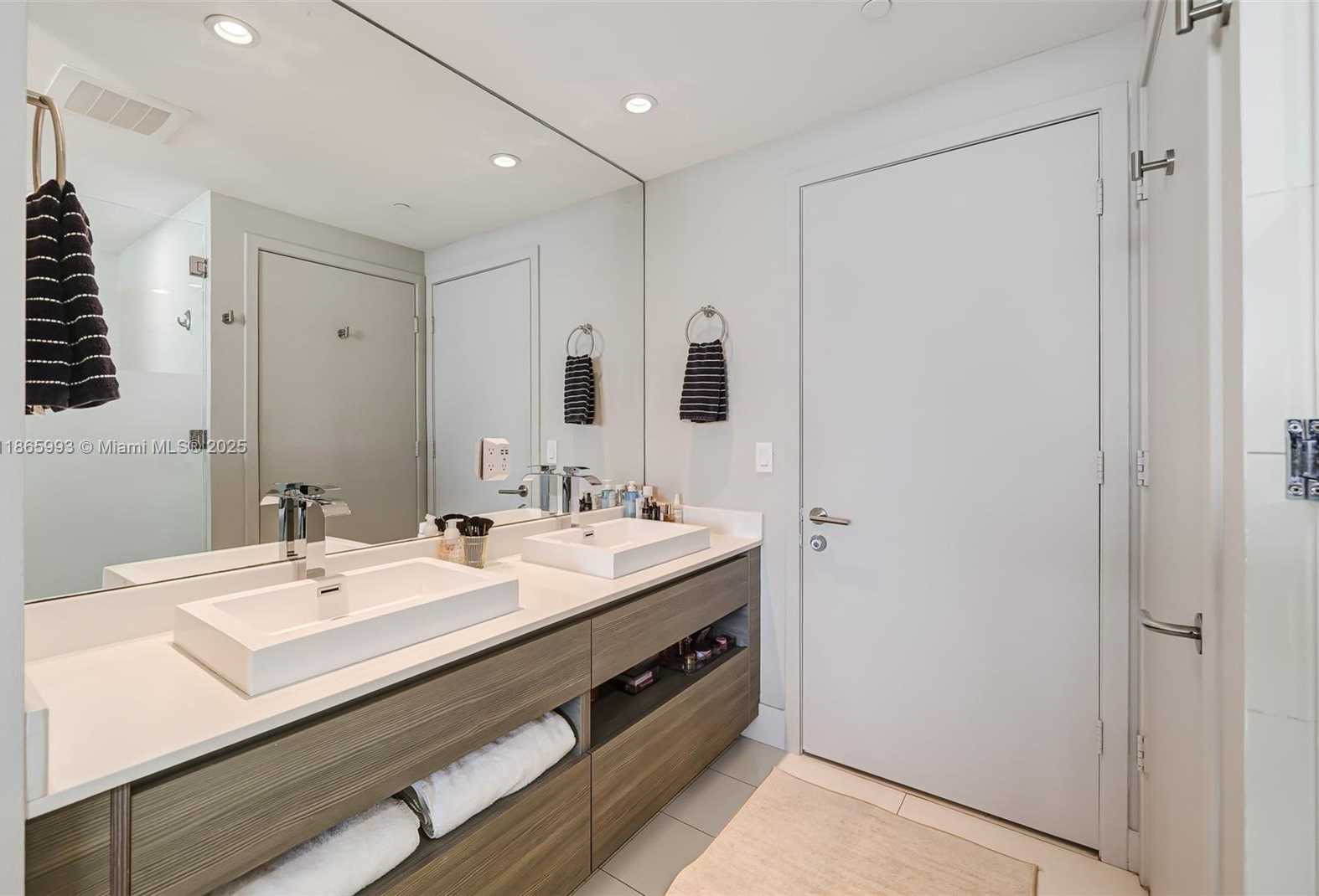 Small Image of 460 NORTH EAST 28TH ST #704, Miami Number 33