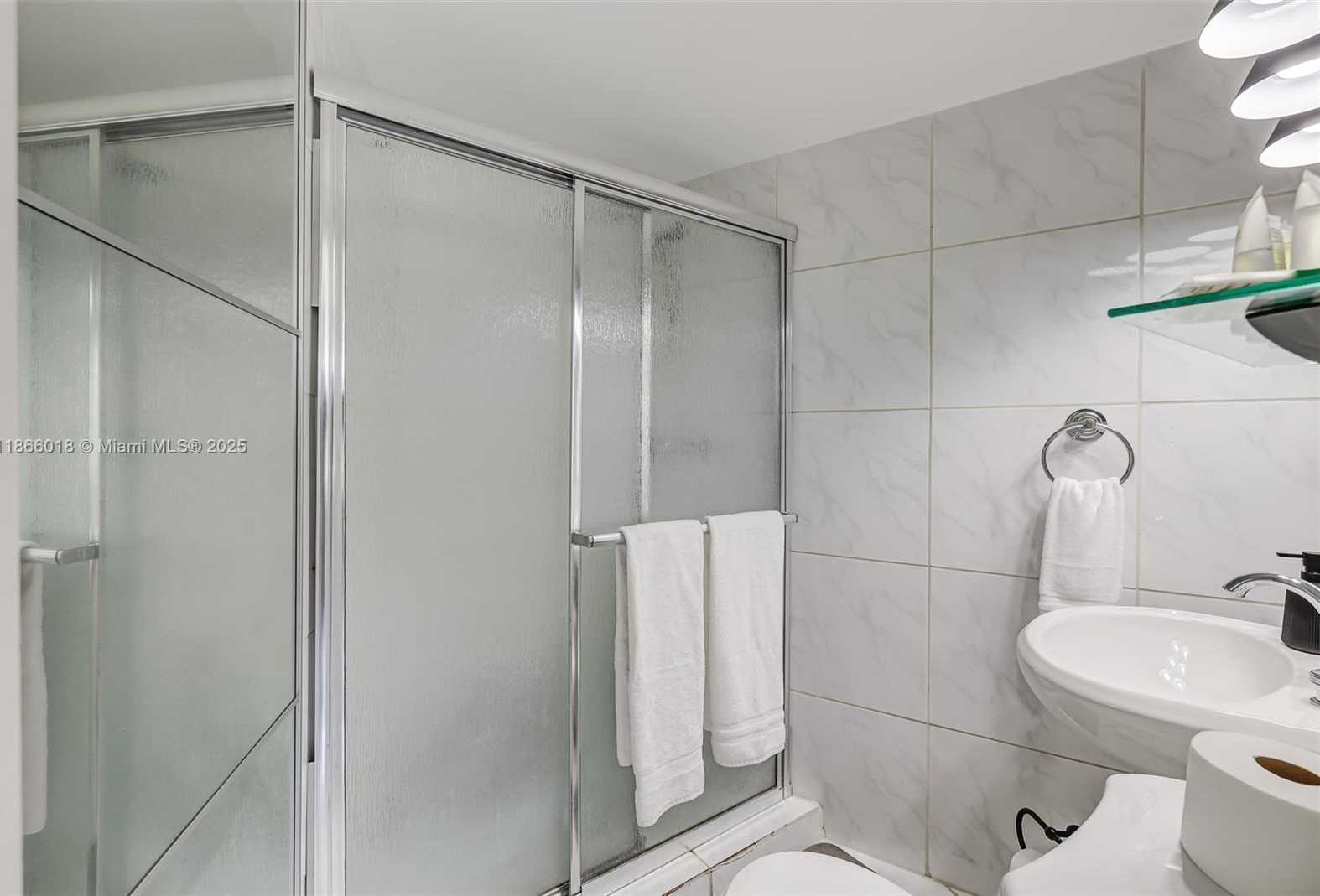Small Image of 1881 WASHINGTON AVE #4B, Miami Beach Number 16