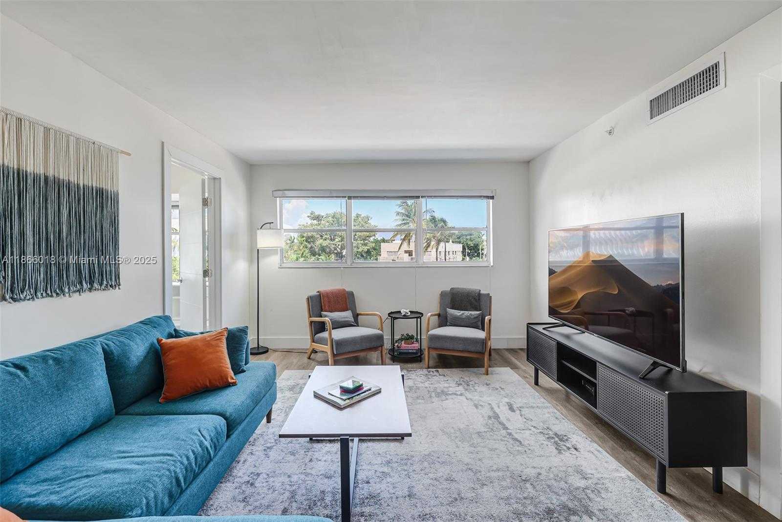 Small Image of 1881 WASHINGTON AVE #4B, Miami Beach Number 2