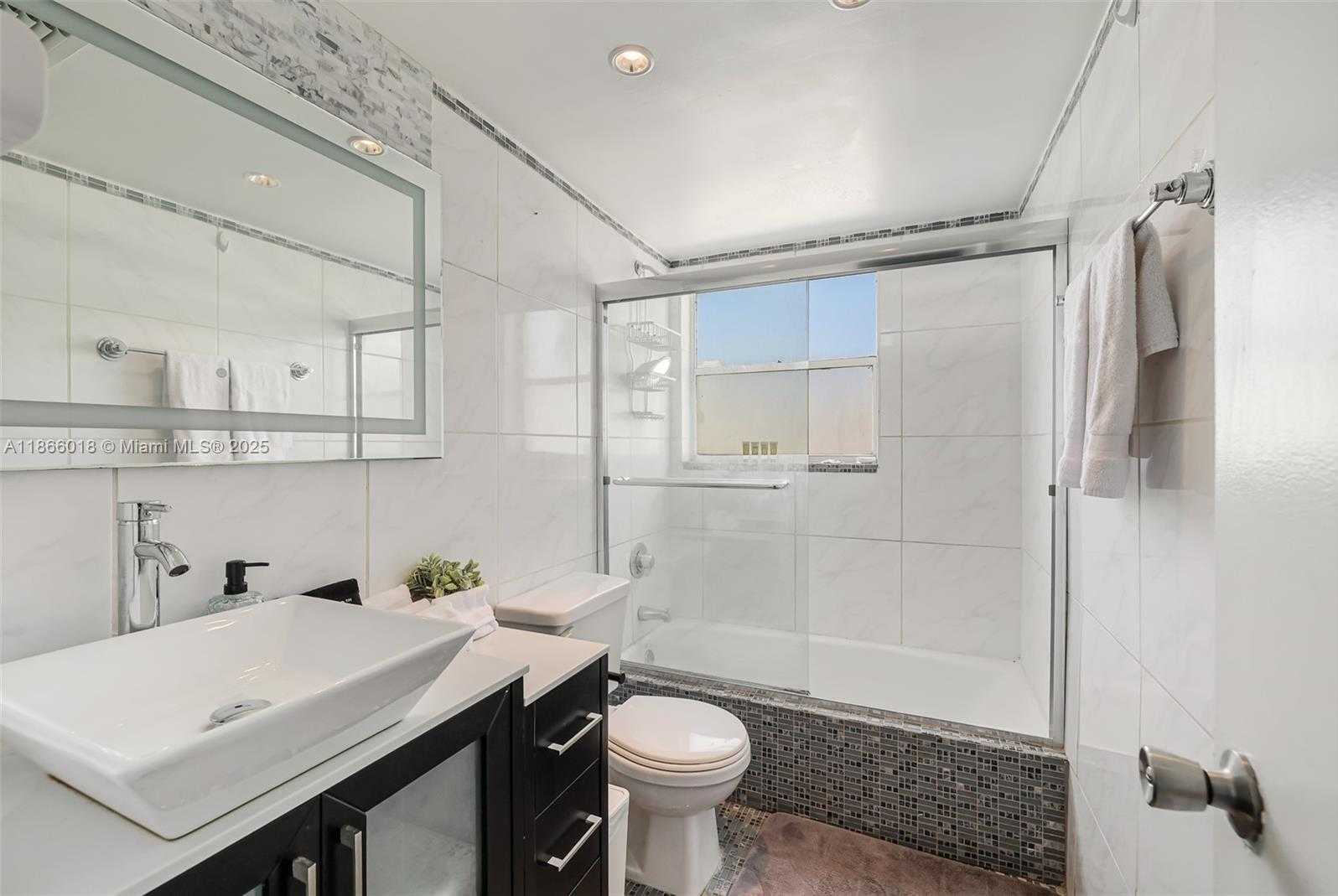 Small Image of 1881 WASHINGTON AVE #4B, Miami Beach Number 20