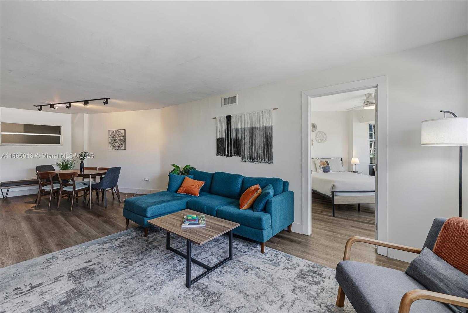 Small Image of 1881 WASHINGTON AVE #4B, Miami Beach Number 3
