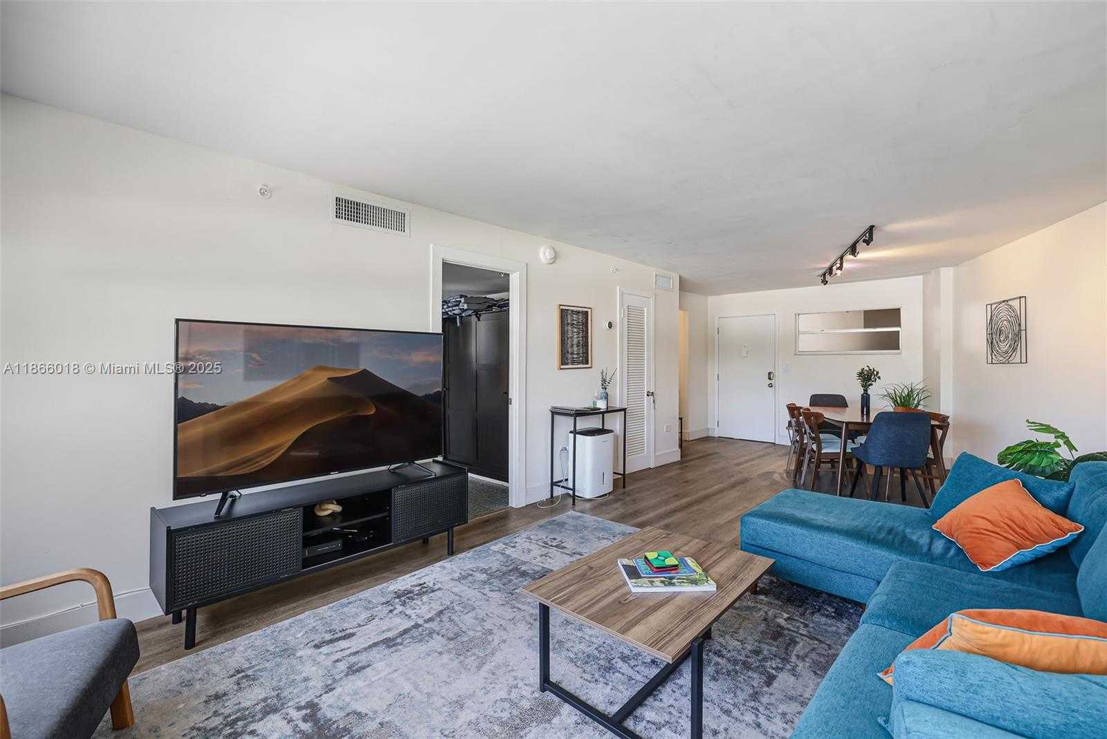 Small Image of 1881 WASHINGTON AVE #4B, Miami Beach Number 4
