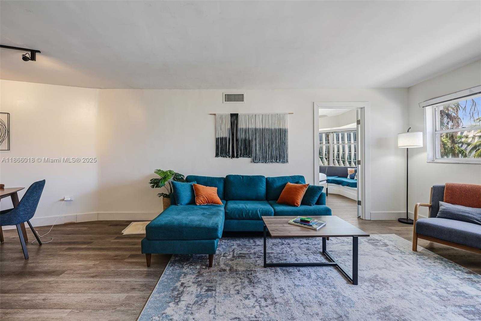 Small Image of 1881 WASHINGTON AVE #4B, Miami Beach Number 5