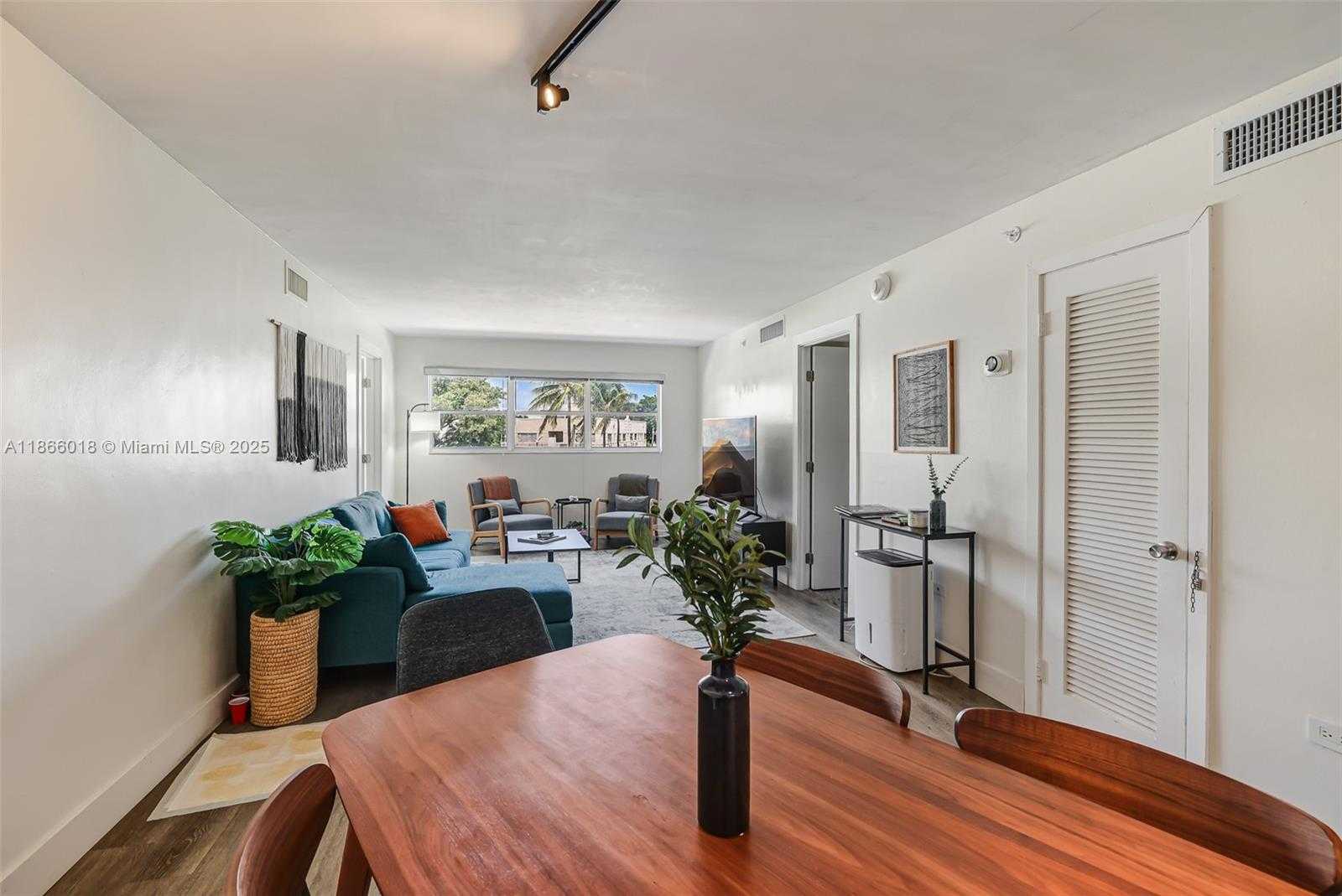 Small Image of 1881 WASHINGTON AVE #4B, Miami Beach Number 7