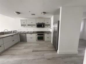 Small Image of 6580 INDIAN CREEK DR #406, Miami Beach Number 5