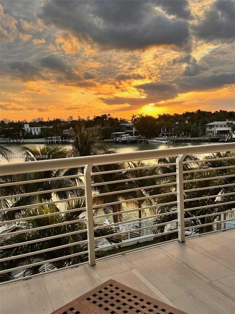 Small Image of 6580 INDIAN CREEK DR #406, Miami Beach Number 8