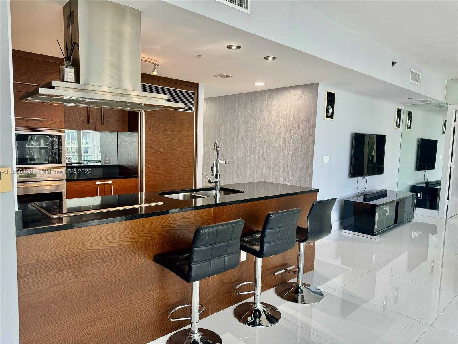 Small Image of 495 BRICKELL AVE #3504, Miami Number 2