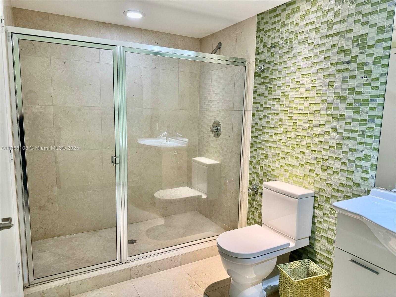 Small Image of 495 BRICKELL AVE #3504, Miami Number 6