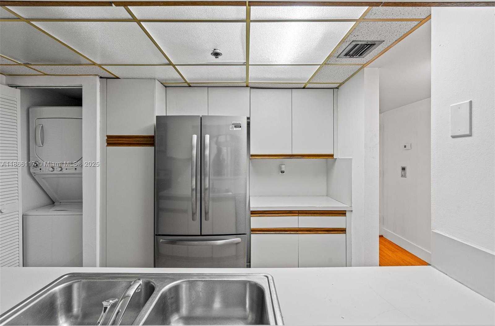Small Image of 1717 NORTH BAYSHORE DR #A-3752, Miami Number 18