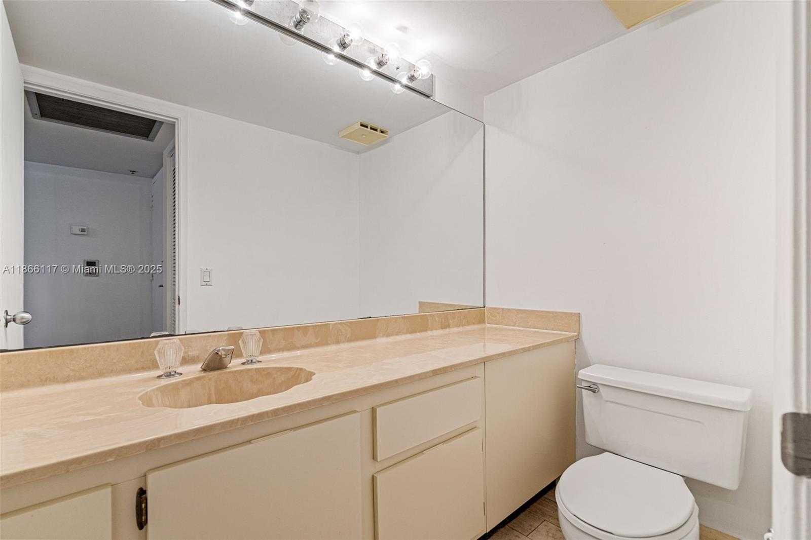 Small Image of 1717 NORTH BAYSHORE DR #A-3752, Miami Number 22