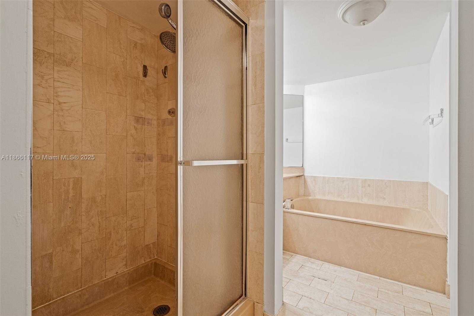 Small Image of 1717 NORTH BAYSHORE DR #A-3752, Miami Number 31