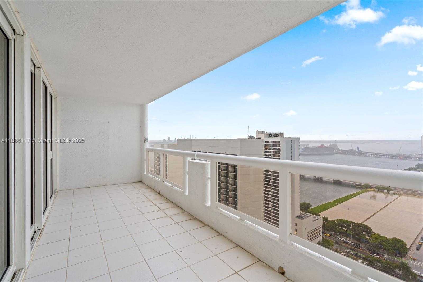 Small Image of 1717 NORTH BAYSHORE DR #A-3752, Miami Number 32