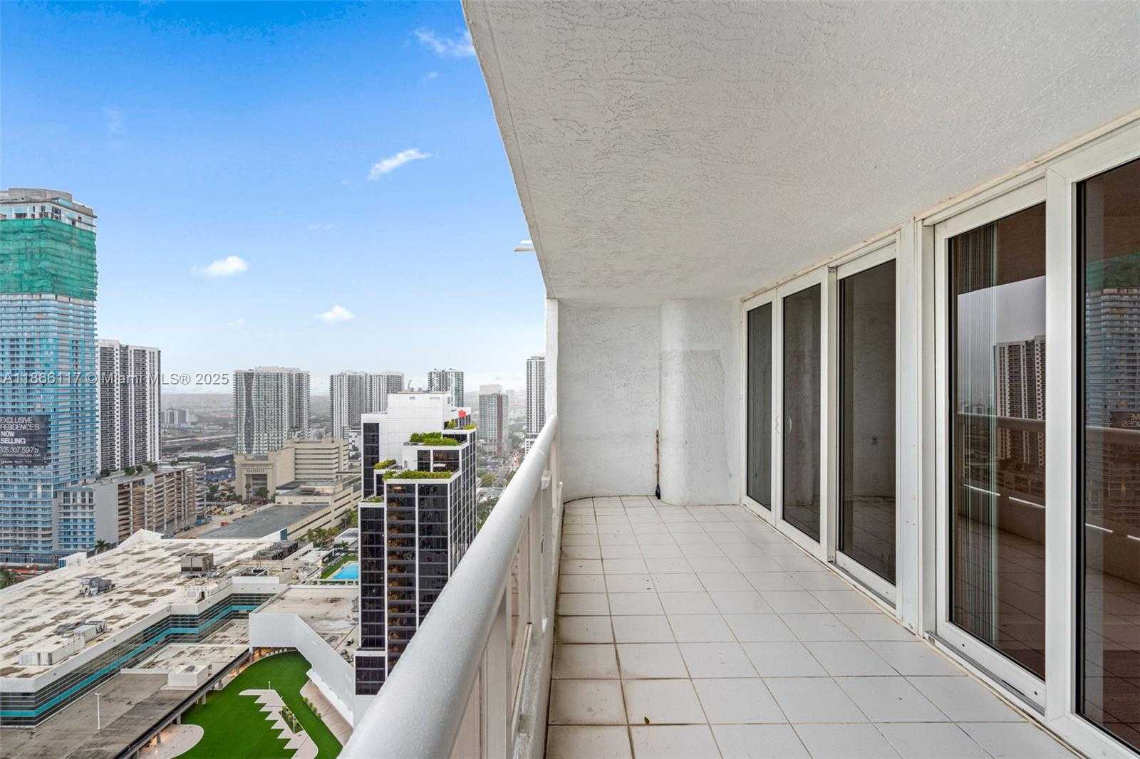 Small Image of 1717 NORTH BAYSHORE DR #A-3752, Miami Number 34