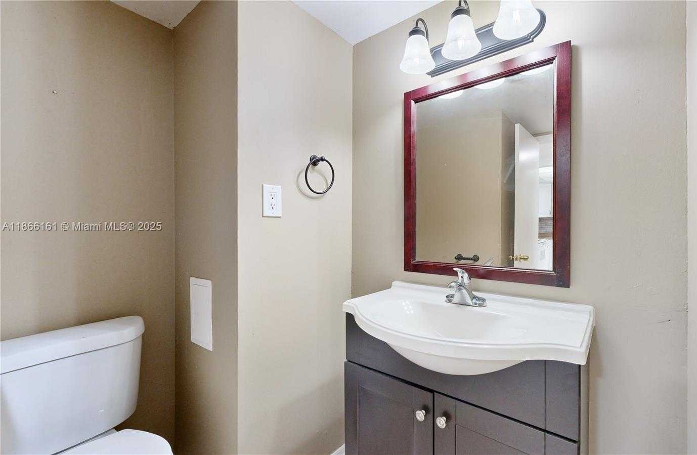 Small Image of 18011 BISCAYNE BLVD #903, Aventura Number 18