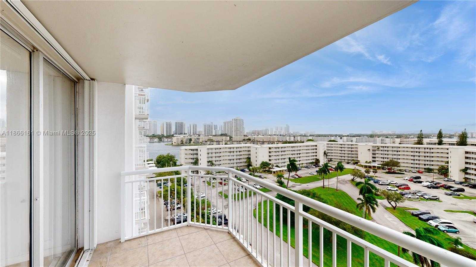 Small Image of 18011 BISCAYNE BLVD #903, Aventura Number 3