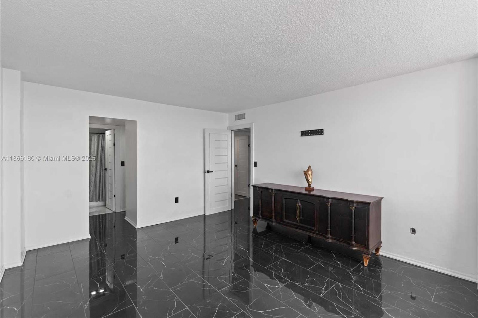 Small Image of 1351 NORTH EAST MIAMI GARDENS DR #1506E, Miami Number 17