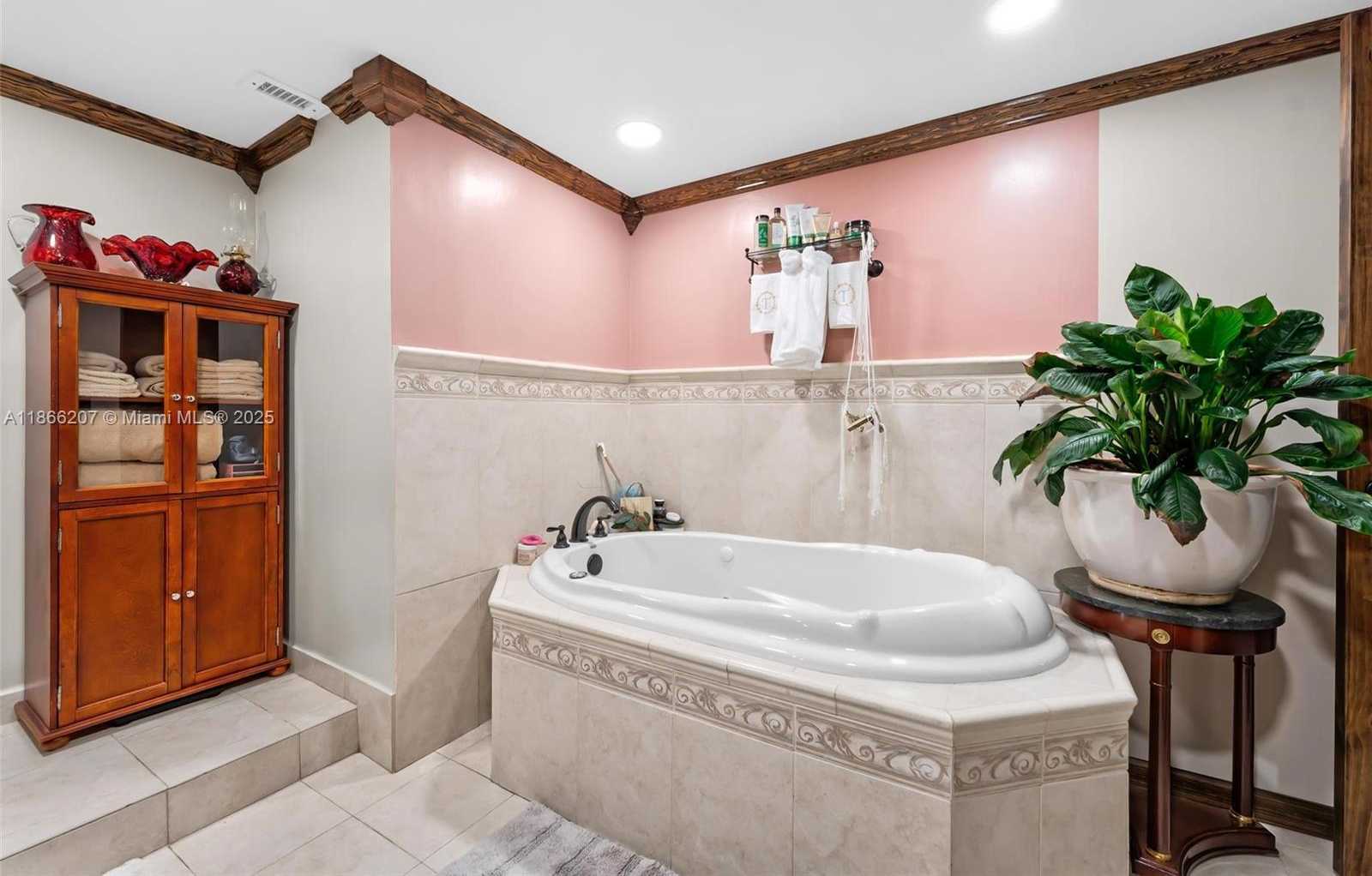 Small Image of 1500 SOUTH OCEAN DR #2G, Hollywood Number 16