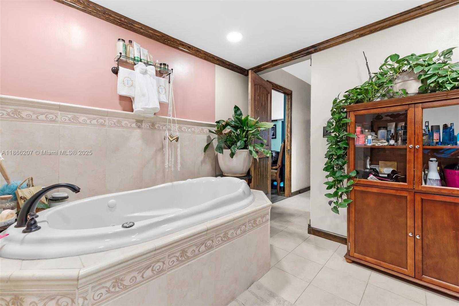 Small Image of 1500 SOUTH OCEAN DR #2G, Hollywood Number 17