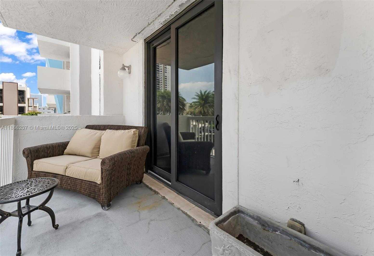 Small Image of 1500 SOUTH OCEAN DR #2G, Hollywood Number 23