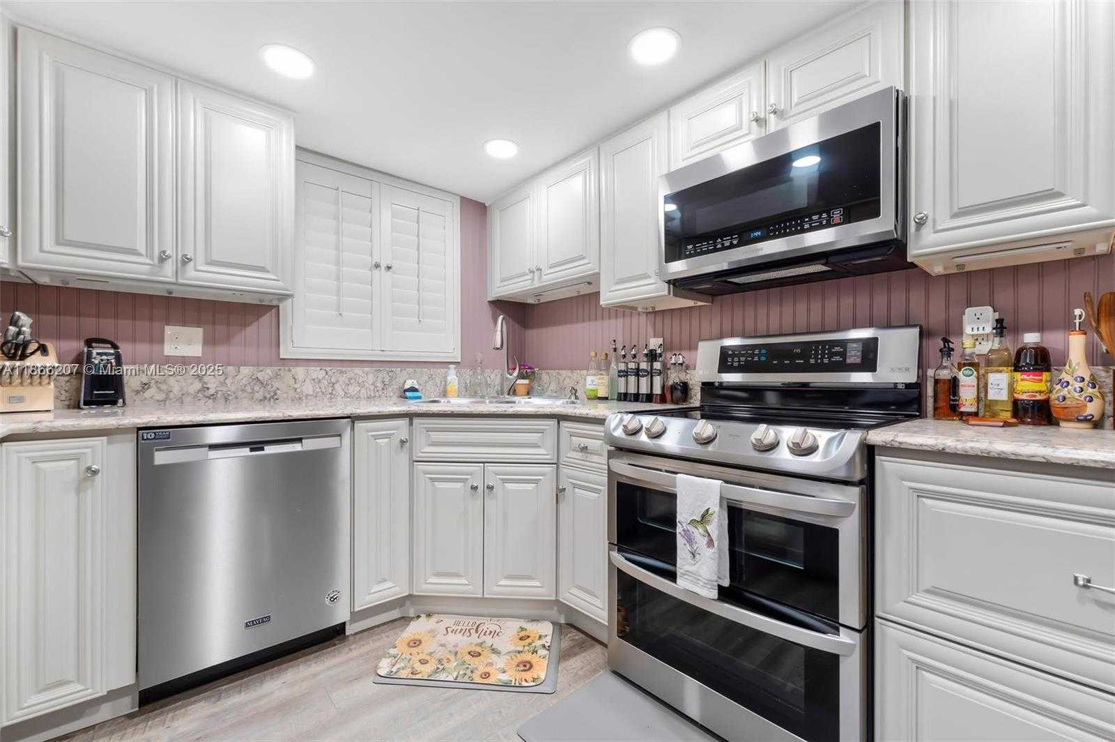 Small Image of 1500 SOUTH OCEAN DR #2G, Hollywood Number 5