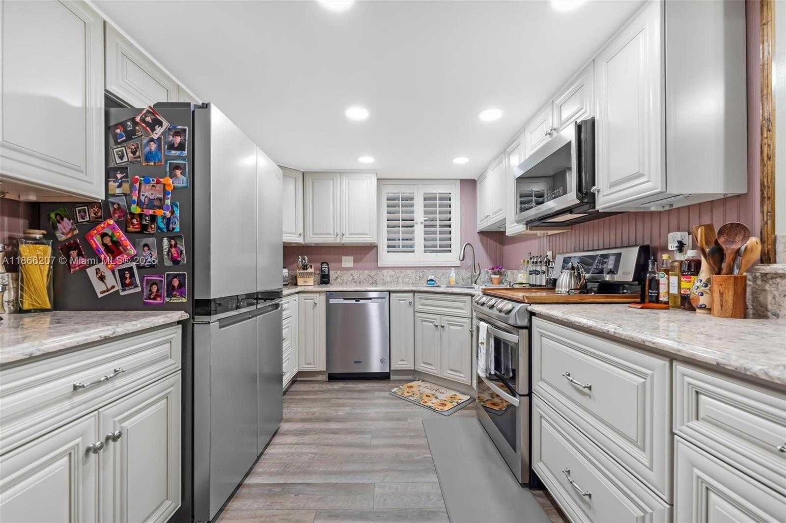 Small Image of 1500 SOUTH OCEAN DR #2G, Hollywood Number 6