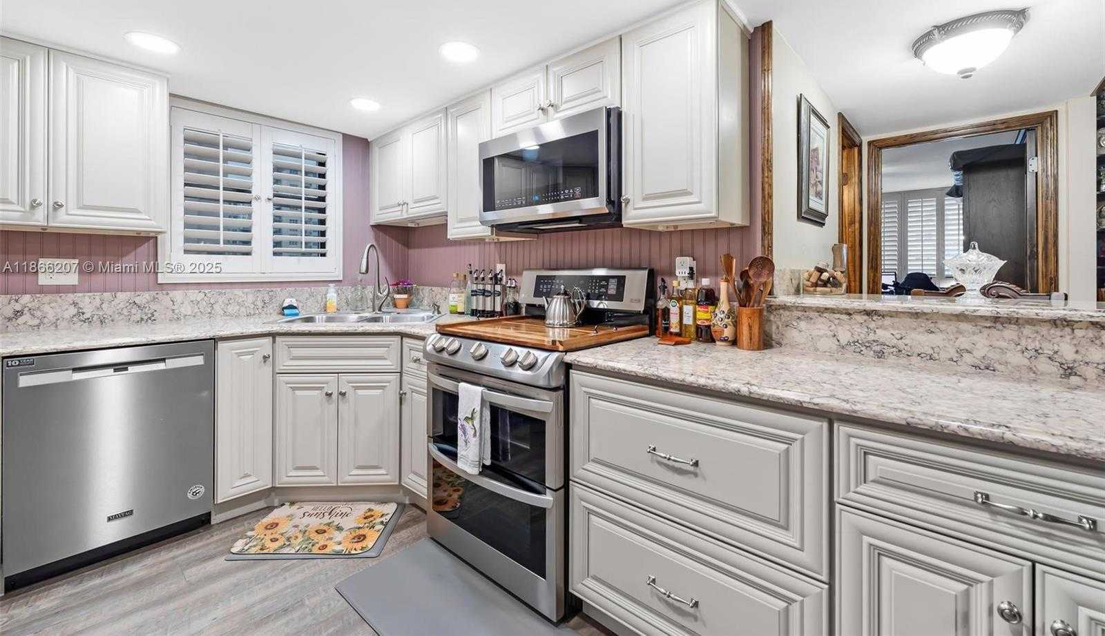 Small Image of 1500 SOUTH OCEAN DR #2G, Hollywood Number 7