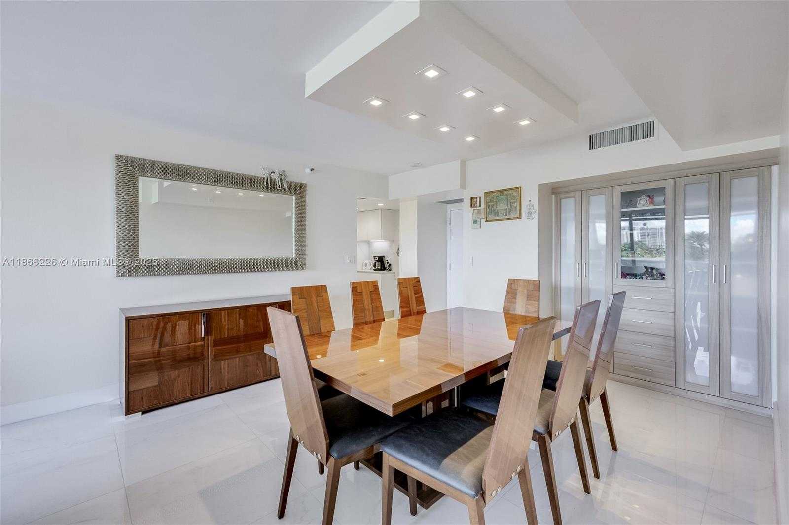 Small Image of 20505 EAST COUNTRY CLUB DR #432, Aventura Number 4