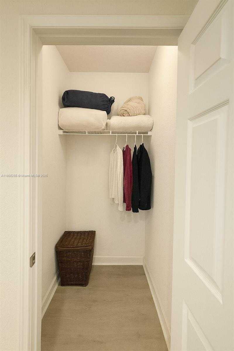Small Image of 3386 WEST 106TH TER, Hialeah Number 11