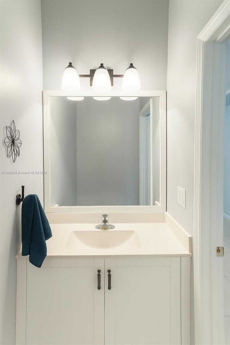 Small Image of 3386 WEST 106TH TER, Hialeah Number 14