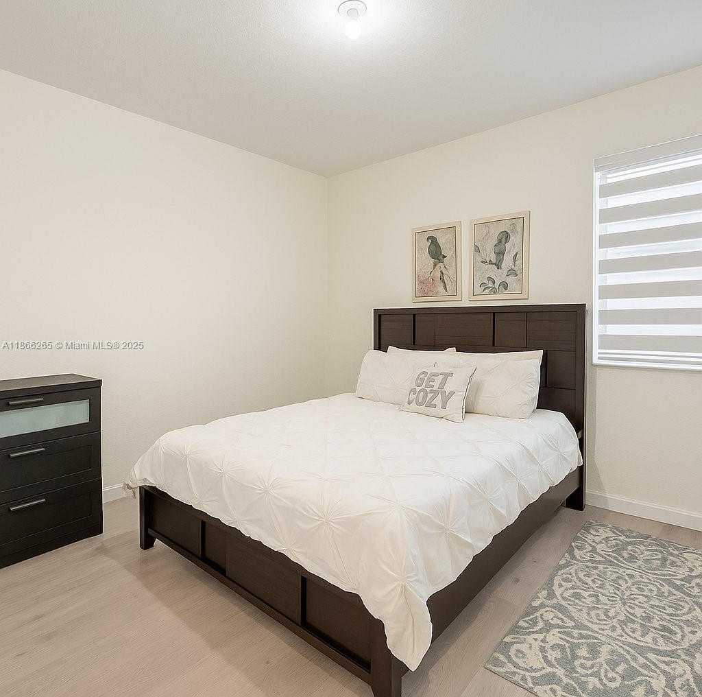 Small Image of 3386 WEST 106TH TER, Hialeah Number 8