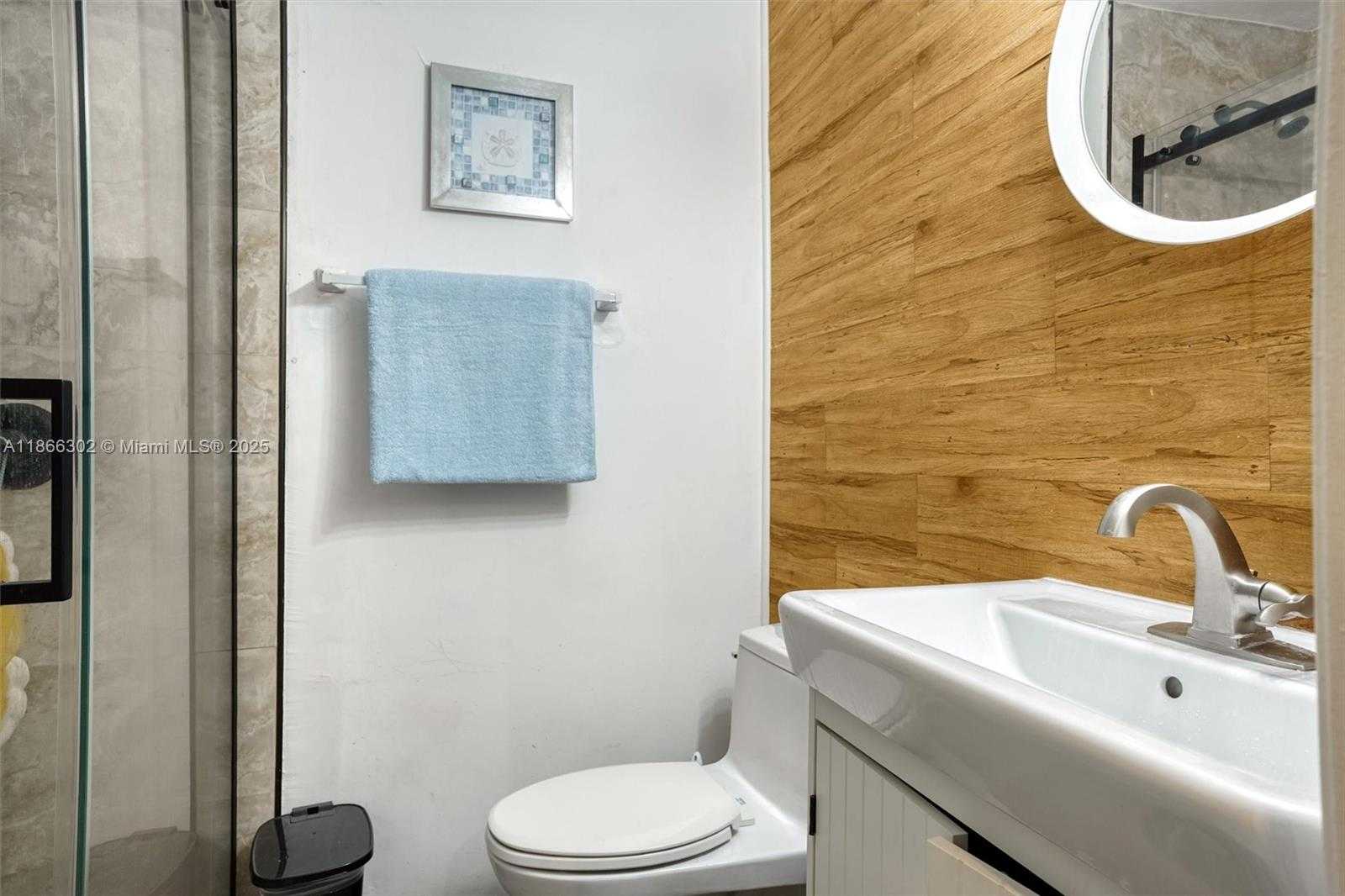Small Image of 335 OCEAN DR #111, Miami Beach Number 8