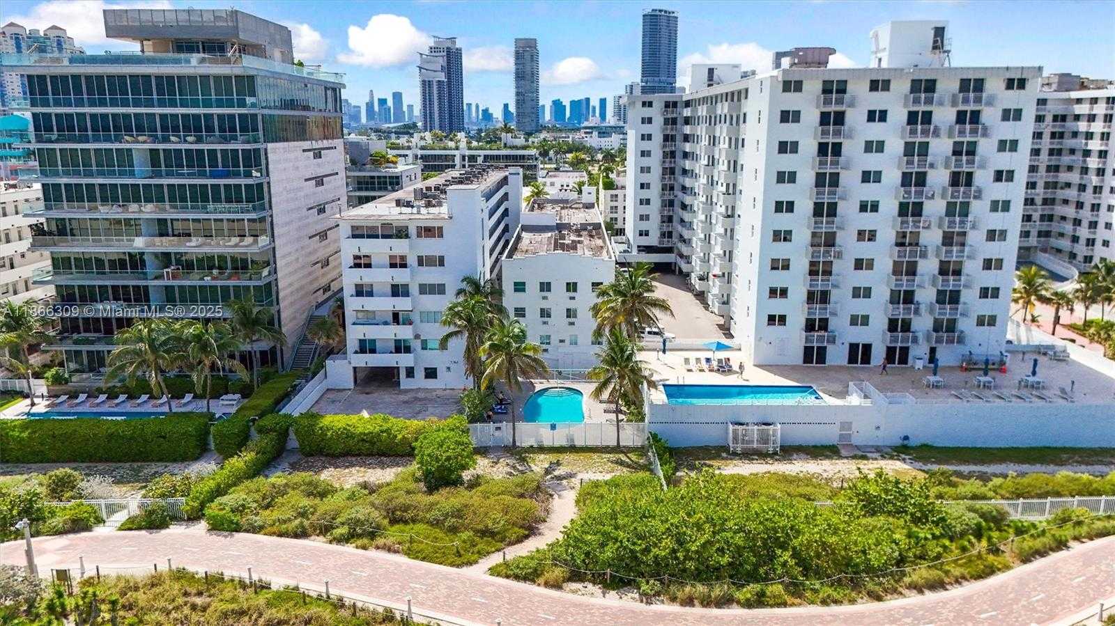Small Image of 335 OCEAN DR #223, Miami Beach Number 12