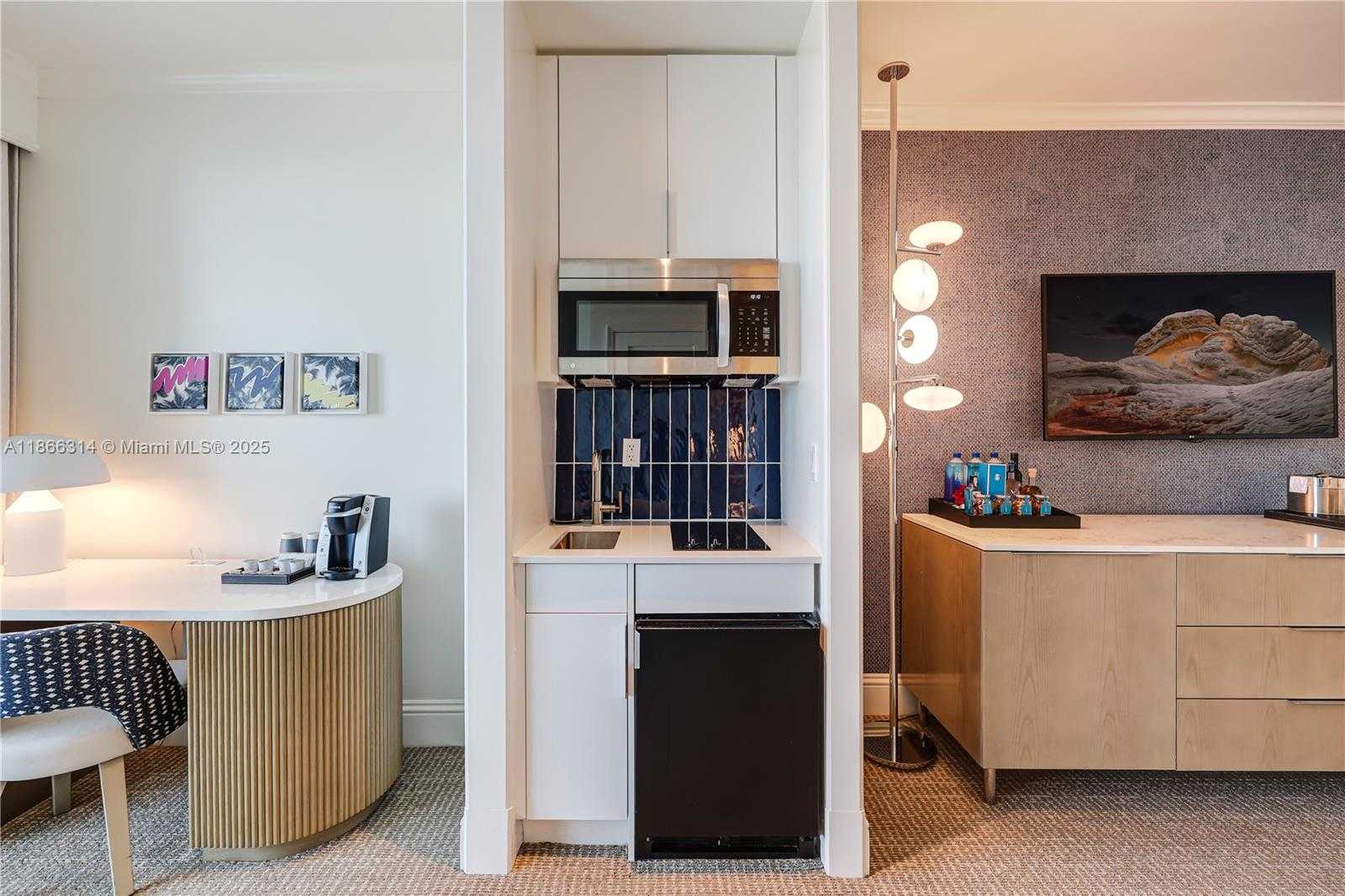 Small Image of 4401 COLLINS AVE #2010, Miami Beach Number 14