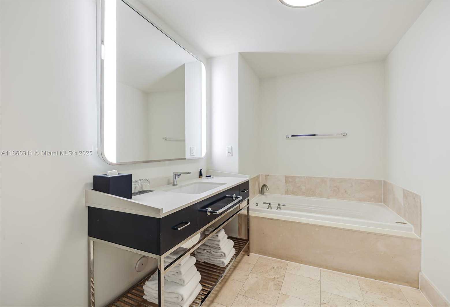 Small Image of 4401 COLLINS AVE #2010, Miami Beach Number 16