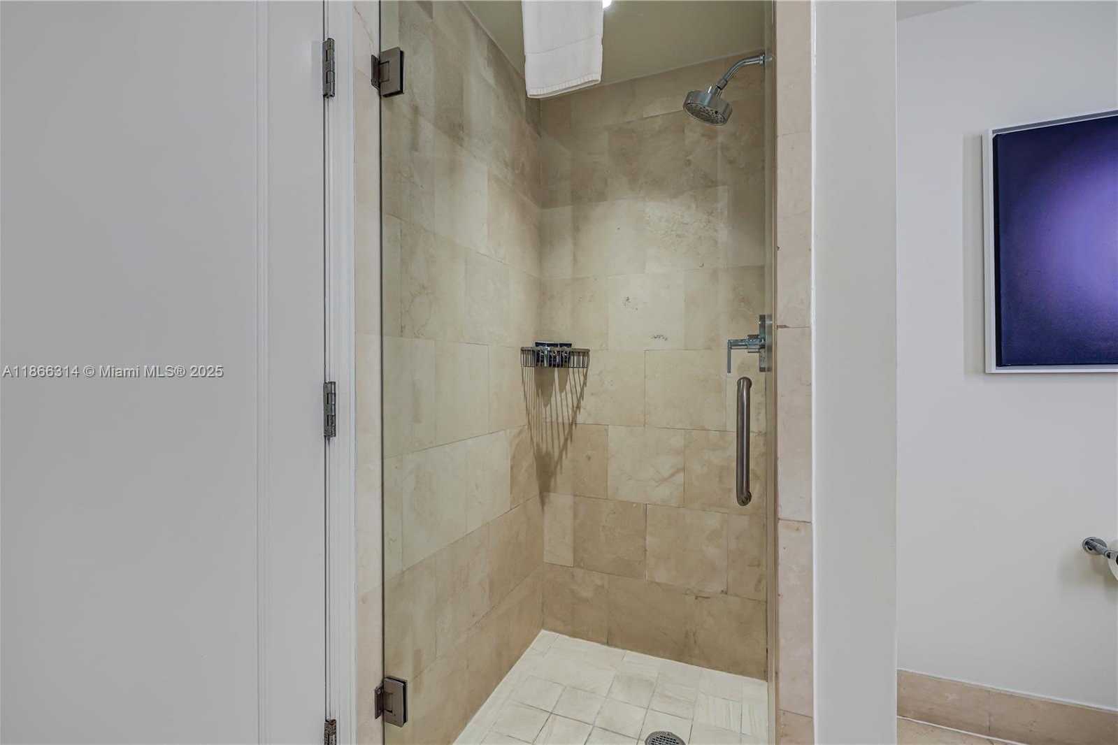 Small Image of 4401 COLLINS AVE #2010, Miami Beach Number 18