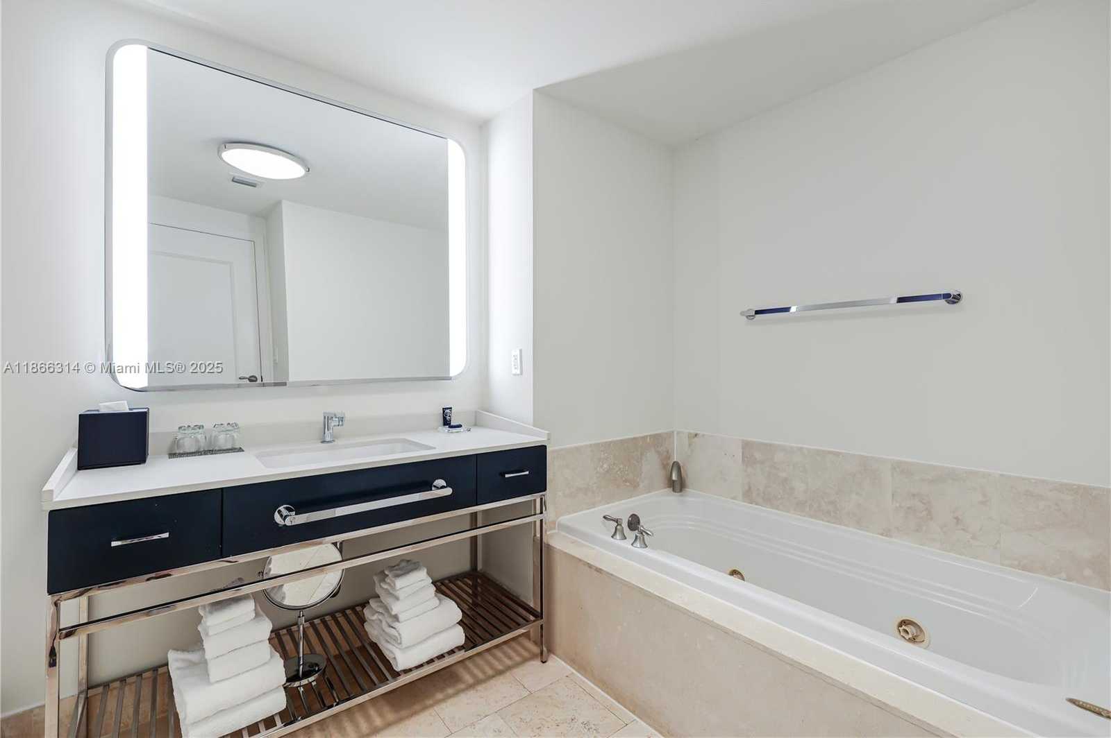 Small Image of 4401 COLLINS AVE #2010, Miami Beach Number 19