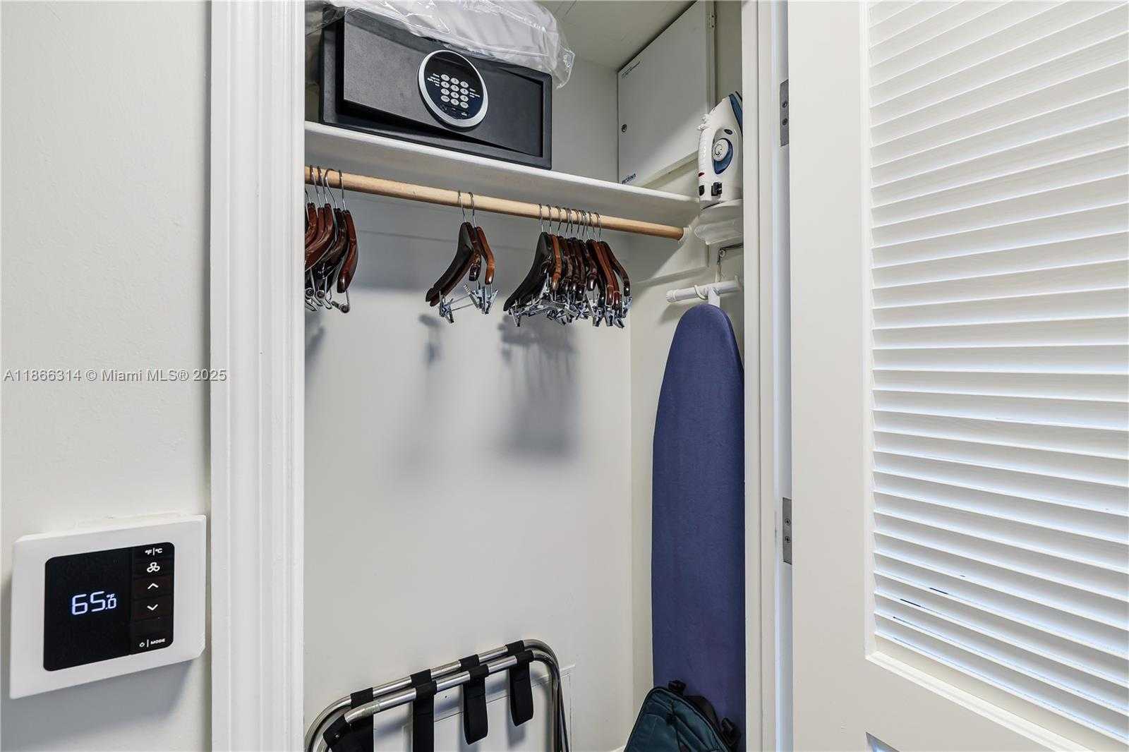Small Image of 4401 COLLINS AVE #2010, Miami Beach Number 20