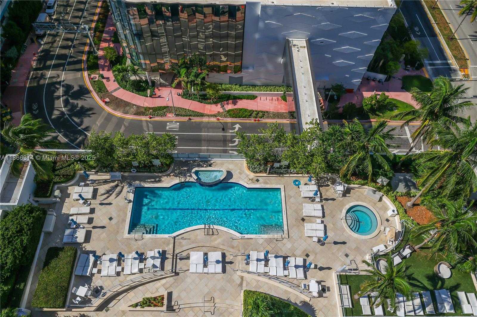 Small Image of 4401 COLLINS AVE #2010, Miami Beach Number 32