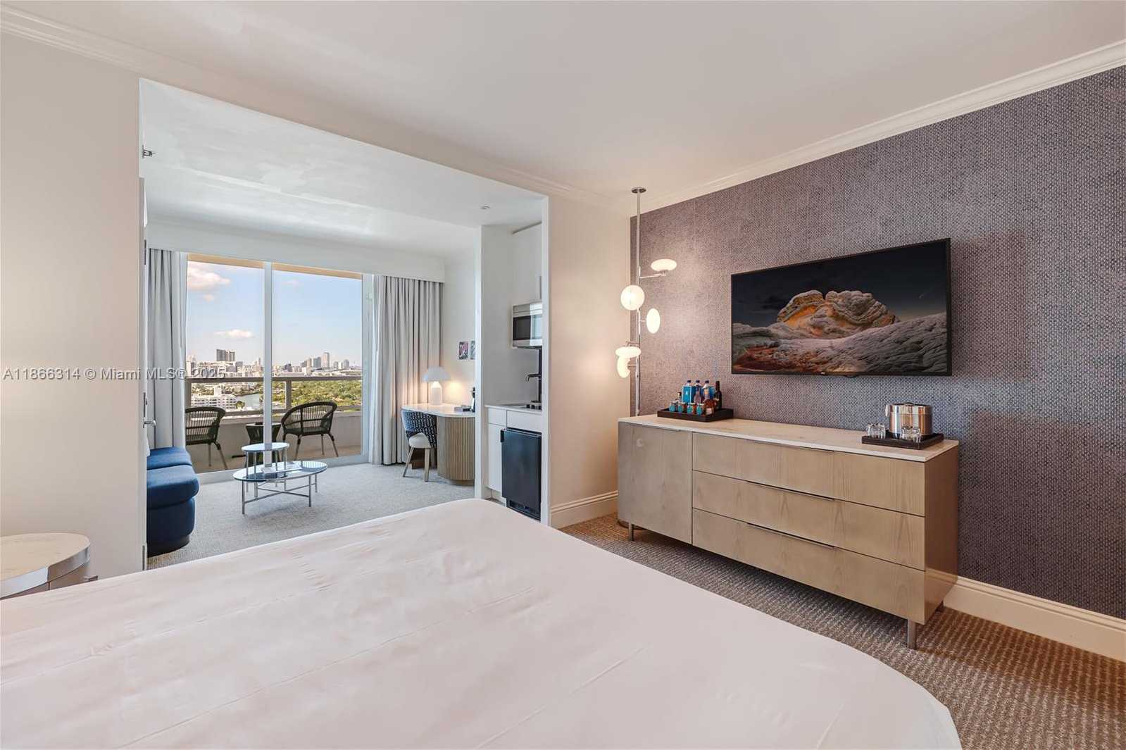 Small Image of 4401 COLLINS AVE #2010, Miami Beach Number 7